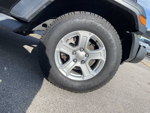Used 2018 Jeep Wrangler Unlimited Sport S AWD/4WD image 11