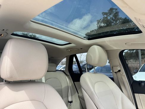 Used 2022 Mercedes-Benz GLC 300 image 31