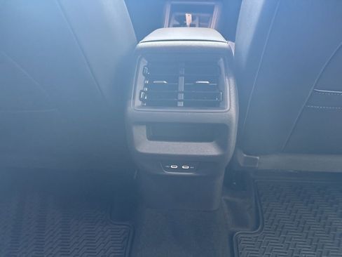 New 2026 Volkswagen Tiguan SE R-Line FWD image 32