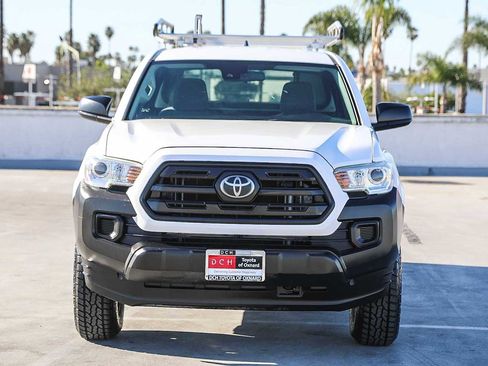 Certified 2018 Toyota Tacoma SR image 3