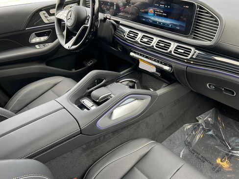 New 2026 Mercedes-Benz GLS 580 4MATIC image 27
