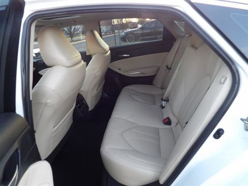 Used 2021 Toyota Avalon XLE w/ Moonroof Package image 22