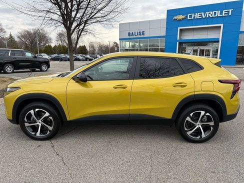 Used 2024 Chevrolet Trax RS w/ Driver Confidence Package image 2