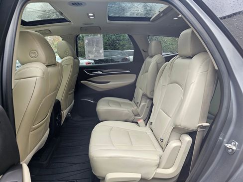 Used 2019 Buick Enclave Premium image 18