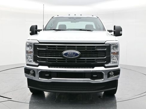 New 2026 Ford F250 XL w/ FX4 Off-Road Package AWD/4WD image 2