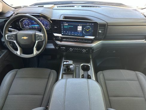 Used 2025 Chevrolet Silverado 1500 LT AWD/4WD image 13