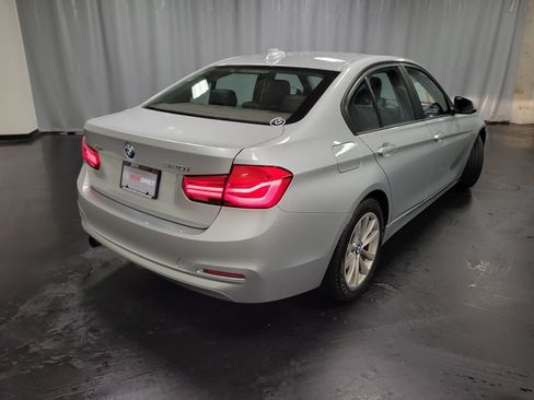 Used 2016 BMW 320i xDrive Sedan AWD/4WD image 9