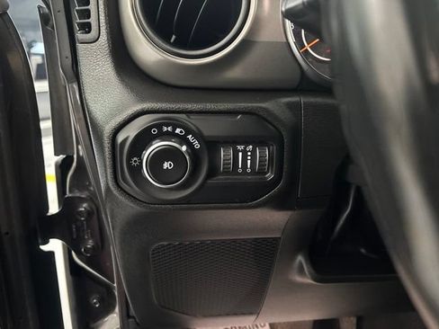 Used 2022 Jeep Wrangler Sport AWD/4WD image 12