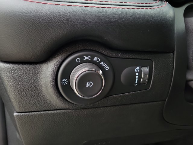 Used 2021 Dodge Durango R/T w/ Blacktop Package AWD/4WD image 23