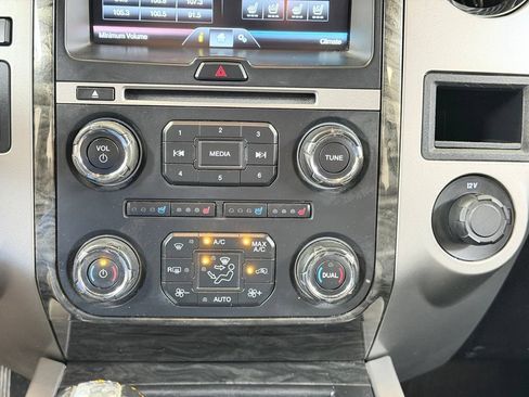 Used 2015 Ford Expedition EL Limited w/ Equipment Group 301A AWD/4WD image 56