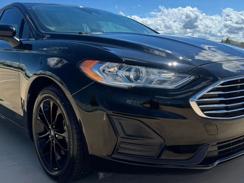 Used 2020 Ford Fusion SE FWD image 11