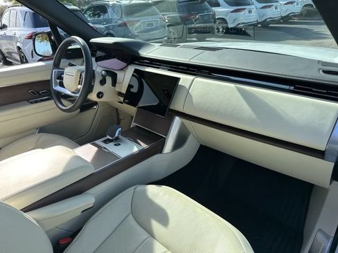 Used 2025 Land Rover Range Rover SE AWD/4WD image 37