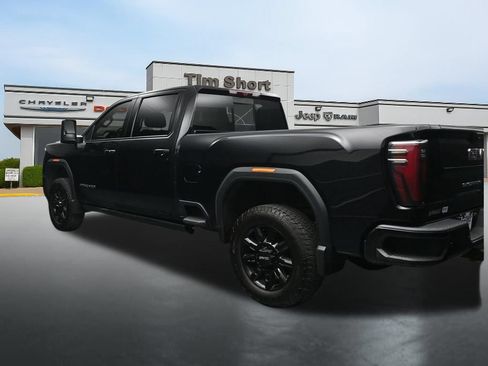 Used 2024 GMC Sierra 2500 AT4 w/ AT4 Premium Plus Package AWD/4WD image 3