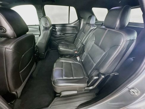 Used 2023 Chevrolet Traverse RS FWD image 32