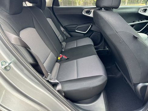Used 2023 Kia Soul LX image 15