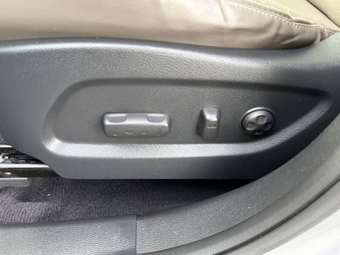 Used 2017 Hyundai Santa Fe Limited image 14