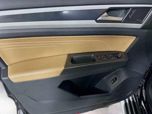 Used 2022 Volkswagen Atlas Cross Sport SEL Premium R-Line AWD/4WD image 18