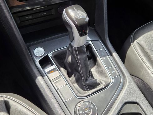 Used 2024 Volkswagen Tiguan SE R-Line image 17