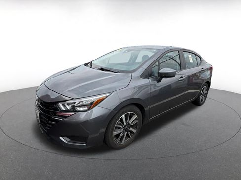 Used 2025 Nissan Versa SV FWD image 5