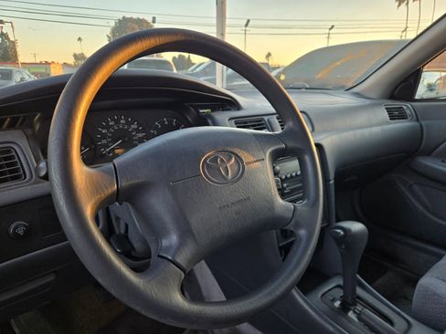 Used 2000 Toyota Camry LE image 11