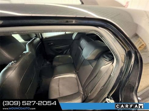 Used 2020 Chevrolet Trax LT w/ LT Convenience Package image 11