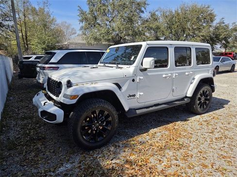 Used 2024 Jeep Wrangler Unlimited High Altitude image 2