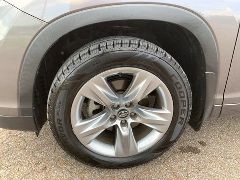 Used 2016 Toyota Highlander Limited AWD/4WD image 35