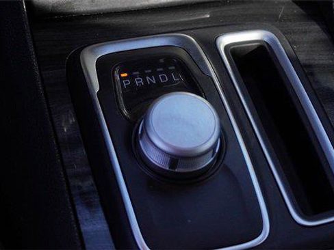 Certified 2022 Chrysler 300 Touring L image 24