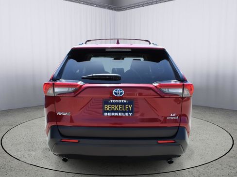 Used 2020 Toyota RAV4 LE w/ All Weather Liner Package AWD/4WD image 7