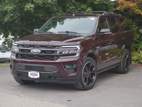 Certified 2024 Ford Expedition Limited AWD/4WD image 2
