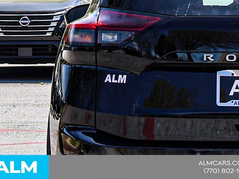 Used 2025 Nissan Rogue SV image 14