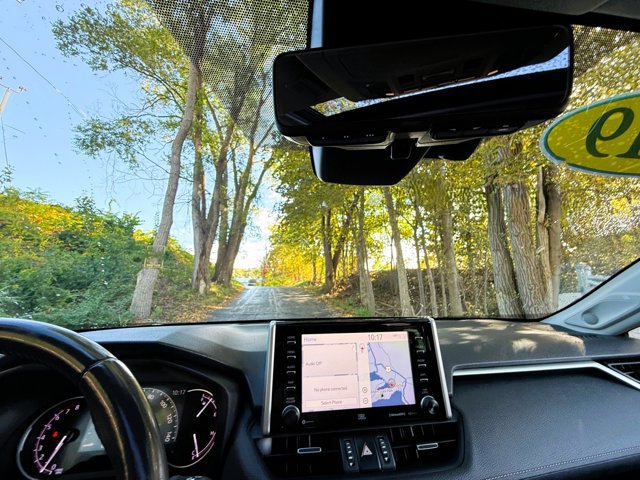 Used 2019 Toyota RAV4 Limited AWD/4WD image 2