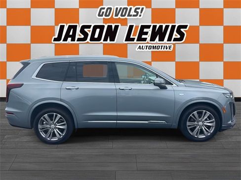 Used 2023 Cadillac XT6 Premium Luxury image 2