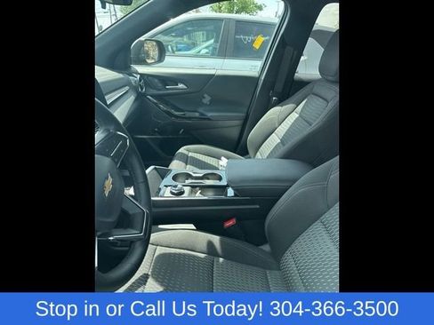Used 2026 Chevrolet Equinox LT AWD/4WD image 6