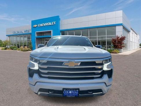 Used 2025 Chevrolet Silverado 1500 High Country w/ High Country Premium Package AWD/4WD image 15