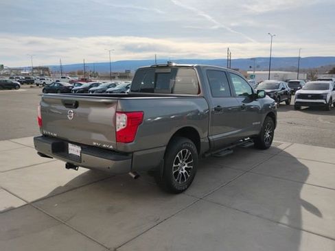 Used 2022 Nissan Titan SV w/ Accessory Utility Package image 5
