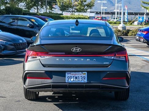 Certified 2025 Hyundai Elantra SEL image 6
