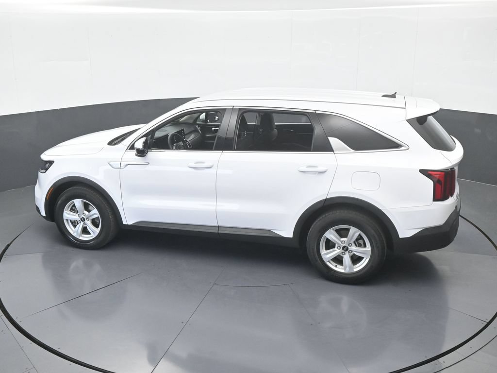 Used 2023 Kia Sorento LX FWD image 46