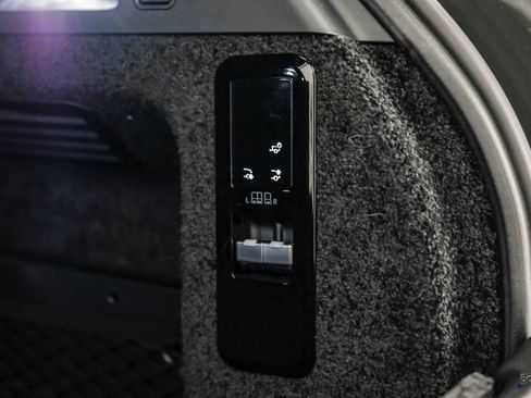 Used 2024 Land Rover Range Rover SE image 99