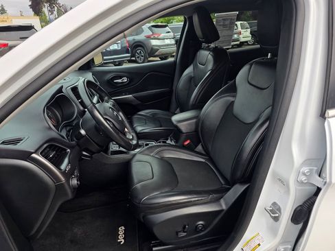 Used 2019 Jeep Cherokee Latitude Plus image 7