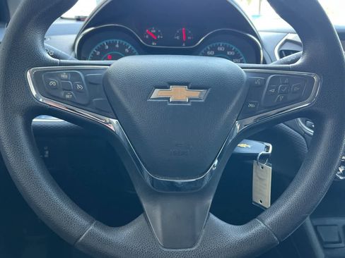Used 2017 Chevrolet Cruze LT image 23