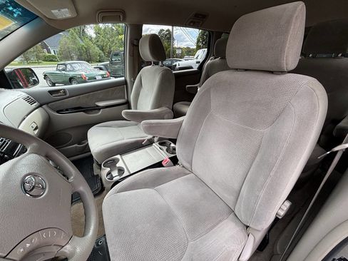 Used 2005 Toyota Sienna LE image 9