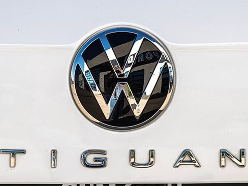 Used 2024 Volkswagen Tiguan SEL R-Line image 18