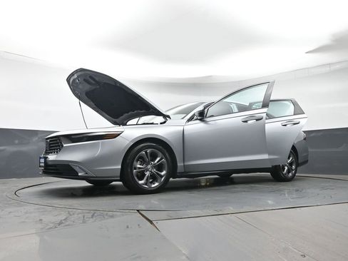 Used 2023 Honda Accord EX image 40