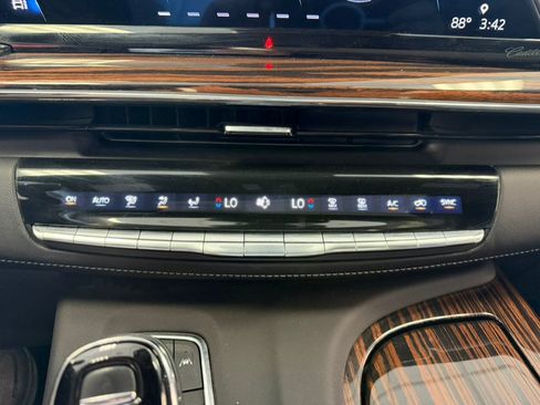 Used 2023 Cadillac Escalade Premium Luxury AWD/4WD image 69