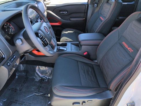 Used 2025 Nissan Frontier PRO-4X w/ Pro Convenience Package image 15