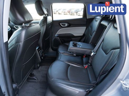 Used 2022 Jeep Compass Limited image 15