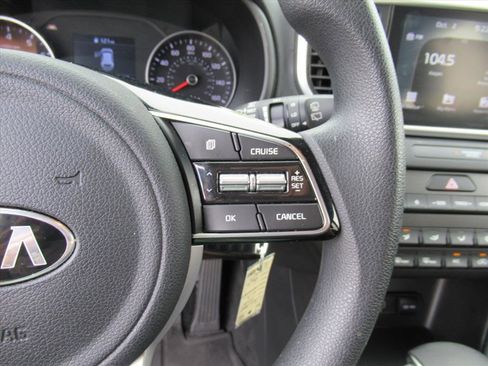Used 2020 Kia Sportage LX image 18
