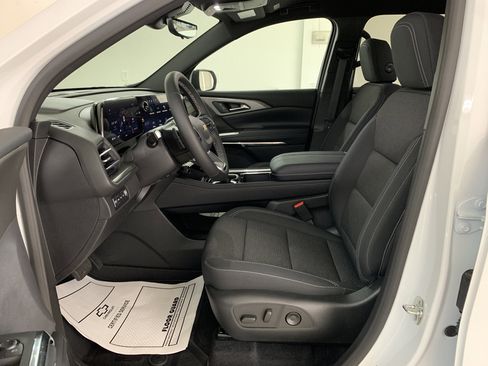 New 2026 Chevrolet Traverse LT w/ Driver Confidence Package image 12