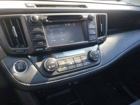 Used 2018 Toyota RAV4 XLE image 26